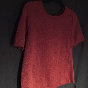 Burgundy textured short sleeve shirt